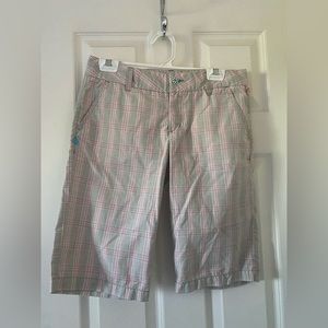 volcom women’s gray and pink plaid bermuda skater shorts